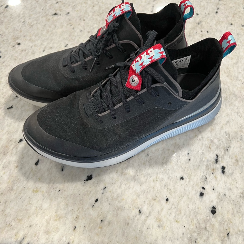 Bala Sneakers